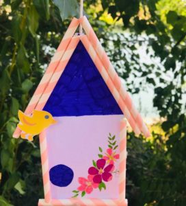 Cabane à oiseaux à colorier