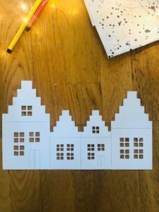 Maison de noël en papier