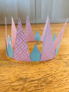 Couronne en papier pour enfant