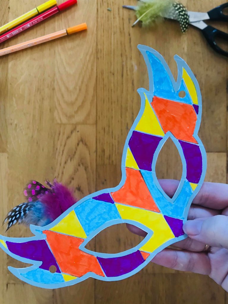 Masque de carnaval facile à faire