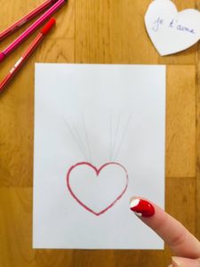 Activité manuelle coeur pour enfant