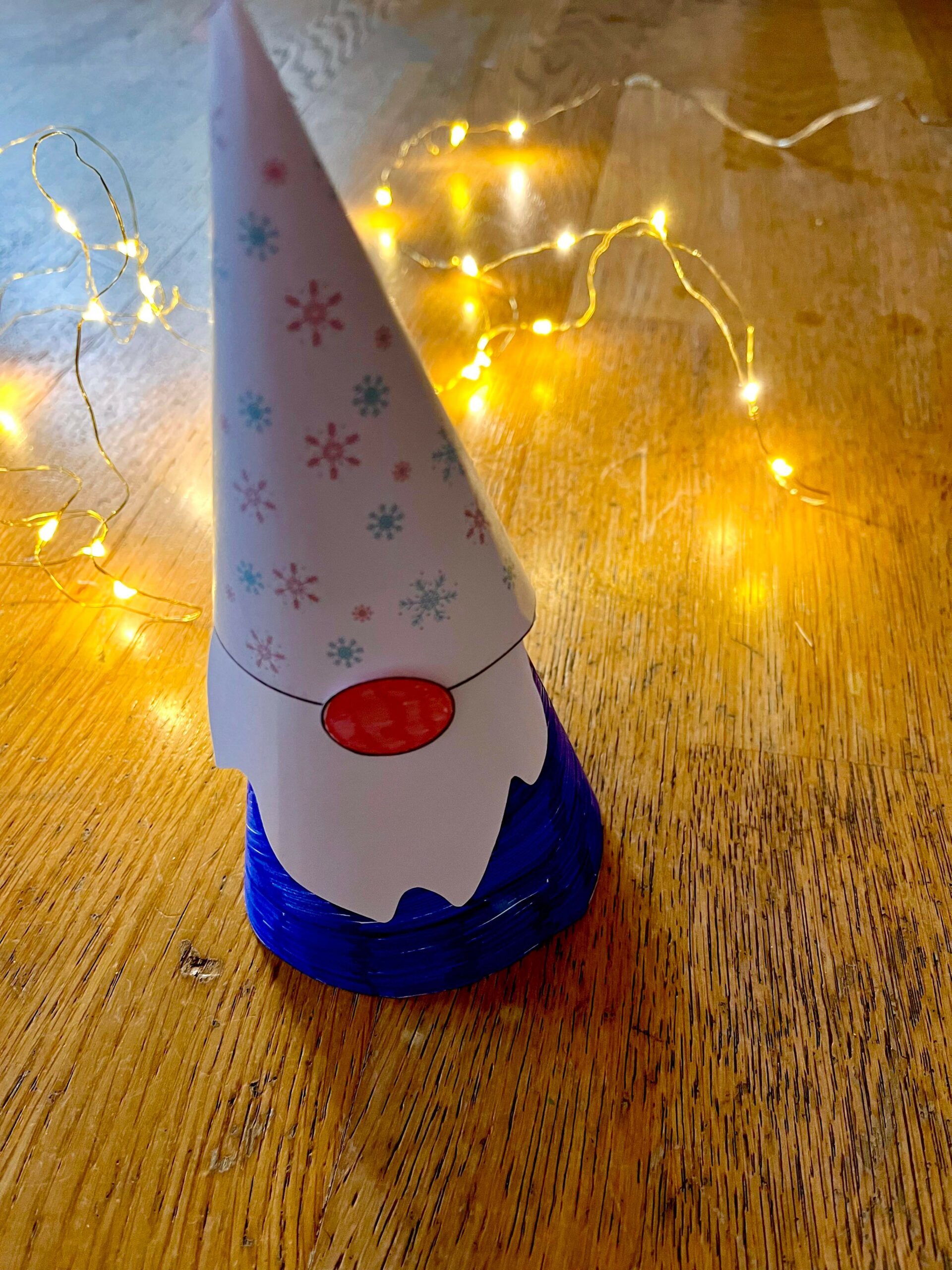 Gnome de noël en papier gratuit à imprimer Kreakids