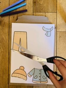 Activité habillage pour enfant
